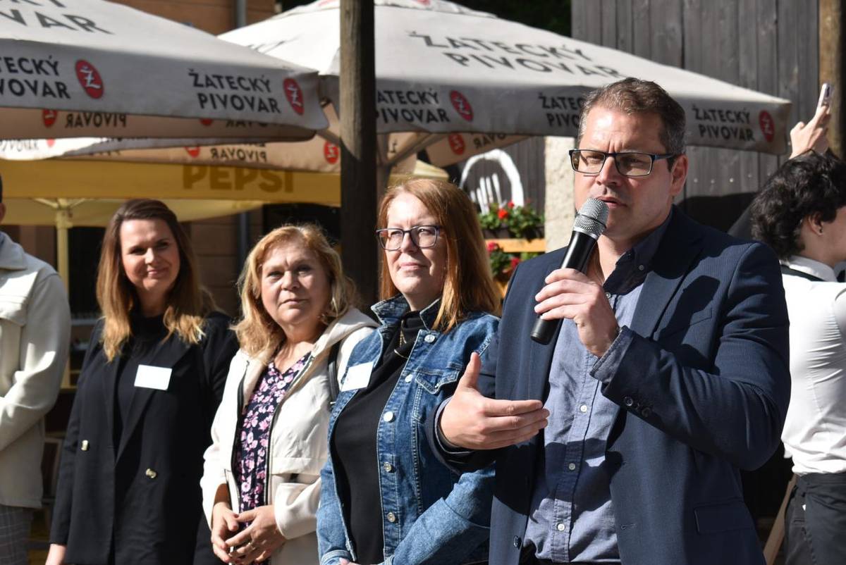 Šestnáctý ročník prestižní barmanské soutěže Žatecký Cup proběhl minulý týden v Restauraci U Orloje v Žatce, kde jej uspořádala žatecká škola SOU a SOŠ SČMSD Žatec a ve spolupráci s Českou barmanskou asociací.