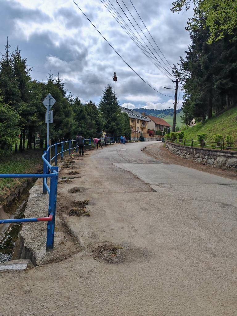 V sobotu 9. mája 2026 sa v našej obci konala jarná brigáda. Ďakujeme všetkým, ktorí sa zapojili a pomohli skrášliť naše spoločné okolie.