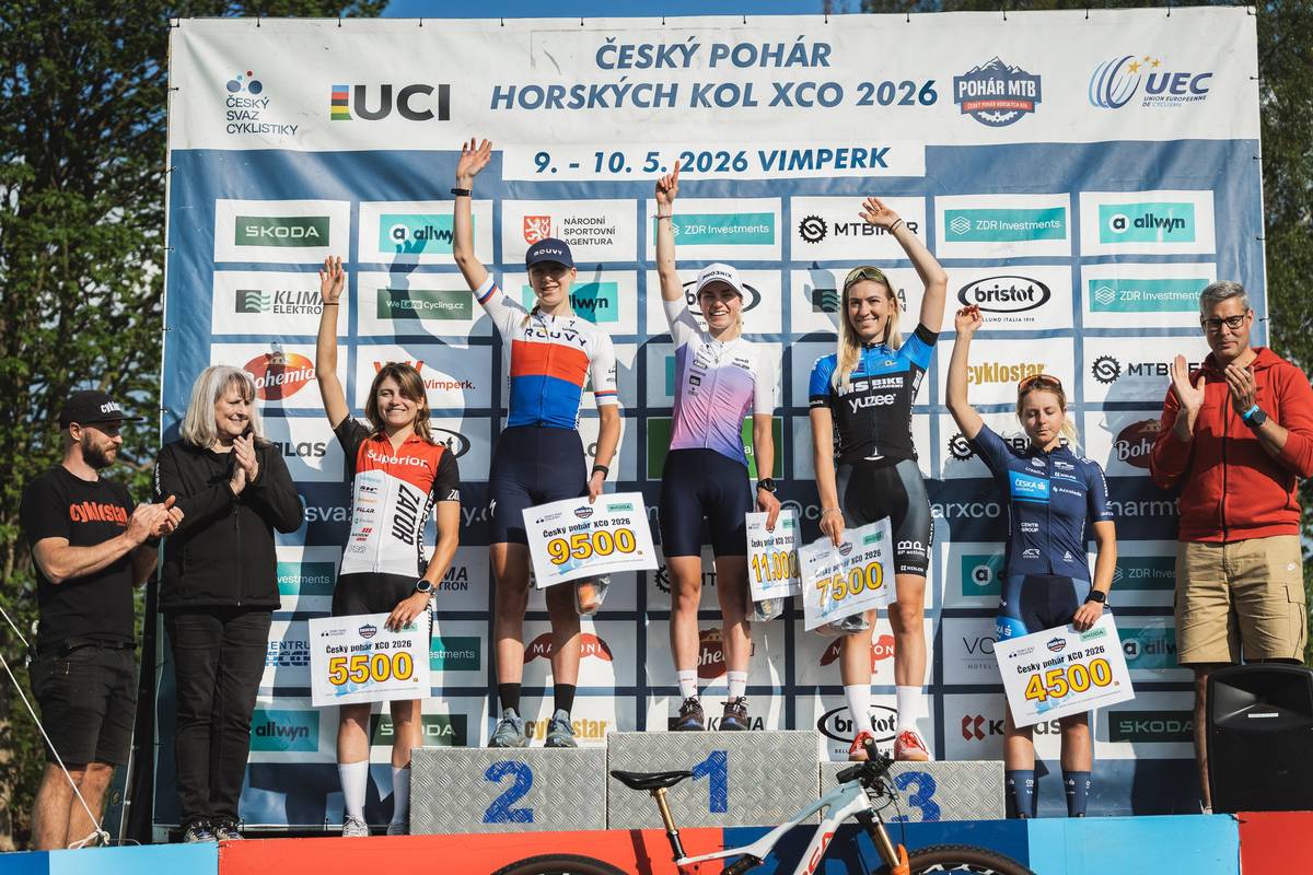 Sportovně rekreační areál Vodník ve Vimperk se o víkendu 8. až 10. května 2026 stal vůbec poprvé dějištěm Českého poháru horských kol kategorie UCI C1. Premiéra přivedla do města silnou mezinárodní konkurenci včetně závodníků z Německa, Polska či Austrálie a po celý víkend nabídla atraktivní sportovní podívanou. V elitních kategoriích se z vítězství radovali zahraniční závodníci. Mezi ženami zvítězila Polka Natalia Grzegorzewská, v závodě mužů triumfoval Němec Jonas King. Z českých jezdců dojeli nejlépe Kryštof Bažant na 2. místě a zadovský Jan Sáska na 3. místě.  Výrazně se dařilo i jezdcům domácího ROUVY Cycling Team (Bike klub Vimperk). Skvělý výkon předvedla Adéla Holubová, která v dramatickém závodě žen vybojovala výborné 2. místo, když o vítězství bojovala až do samotného závěru.  Úspěch zaznamenali i mladí domácí závodníci. V kategorii juniorů obsadil Matěj Novák velmi cenné 9. místo mezi silnou mezinárodní konkurencí.  „Pořadatelé z Bike klub Vimperk hodnotí premiérový ročník velmi pozitivně. Velké poděkování patří všem dobrovolníkům, partnerům, fanouškům i obyvatelům města, kteří pomohli vytvořit výborné zázemí a atmosféru celé akce,“ uvedl Jakub Kadlec z Bike klubu Vimperk.