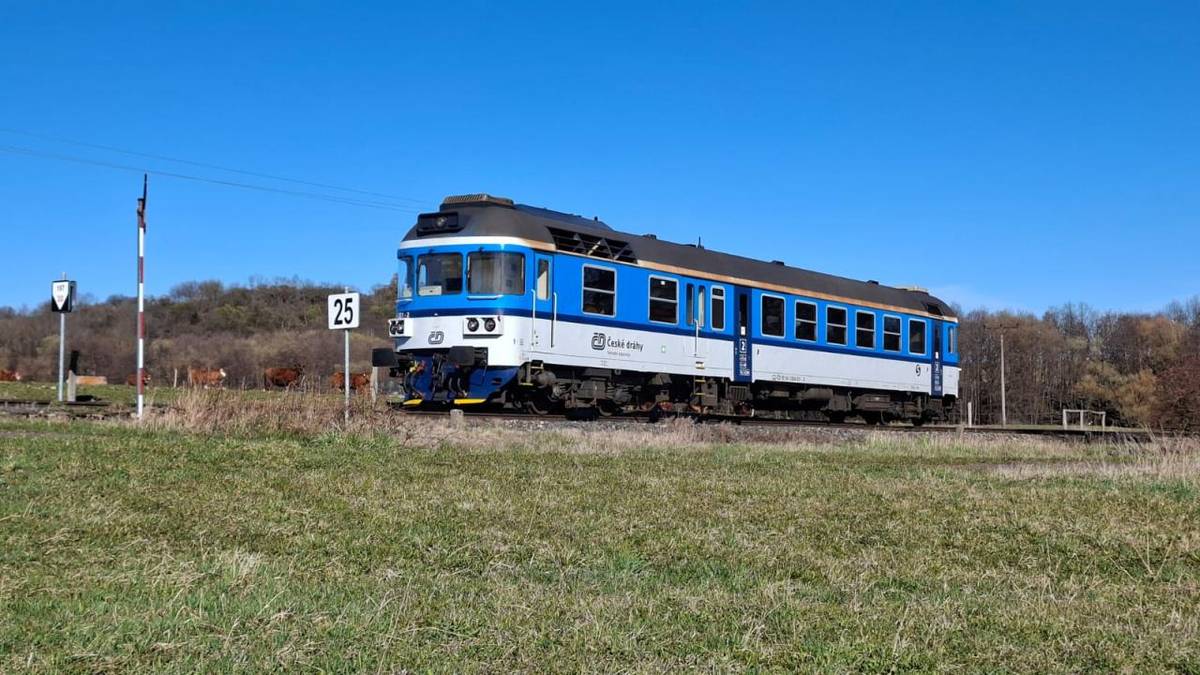 Srdečně zveme všechny zájemce o netradiční výlety a historické vlaky na bochovské nádraží, kde se 6. června koná výletní den s Hartenštejnským expresem. Tento nově zavedený vlak pojede třikrát denně až do 28. září a nabízí možnost přepravy jízdních kol. Na nádraží bude také zajištěna doprava histori