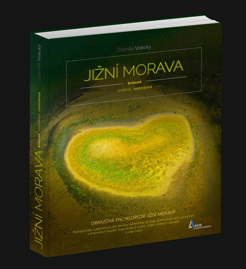 Na obecním úřadě si můžete zakoupit obrazovou encyklopedii Jižní Moravy od oceňovaného a uznávaného fotografa Zdeňka Vošického. Jedná se o druhý díl, kde své místo našla i naše obec. Kniha se formovala poslední 3 roky. Nyní si ji můžete zakoupit za zvýhodněnou cenu 890 Kč. Máme jen 30 ks. Je to tip na vhodný dárek k narozeninám nebo na vánoce? Náhled na stránky knihy zde: https://eu.zonerama.com/aerialart/Album/10485155