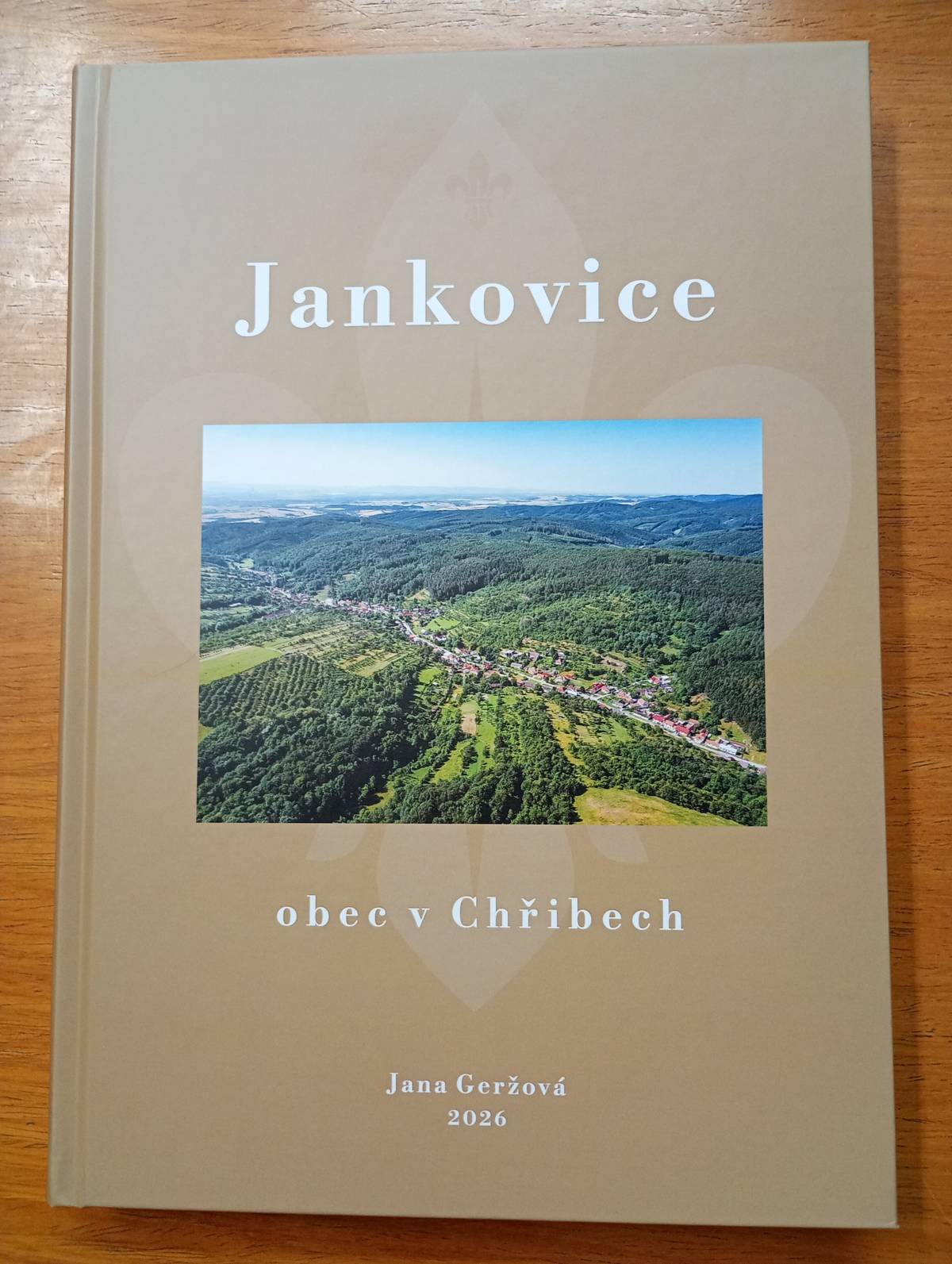Na obecním úřadě je možné zakoupit knihu Jankovice - obec v Chřibech. Knihu si můžete zakoupit v úřední dny t.j. v pondělí a středu od 7.00 do 17.00h. Cena knihy je 400,- Kč.