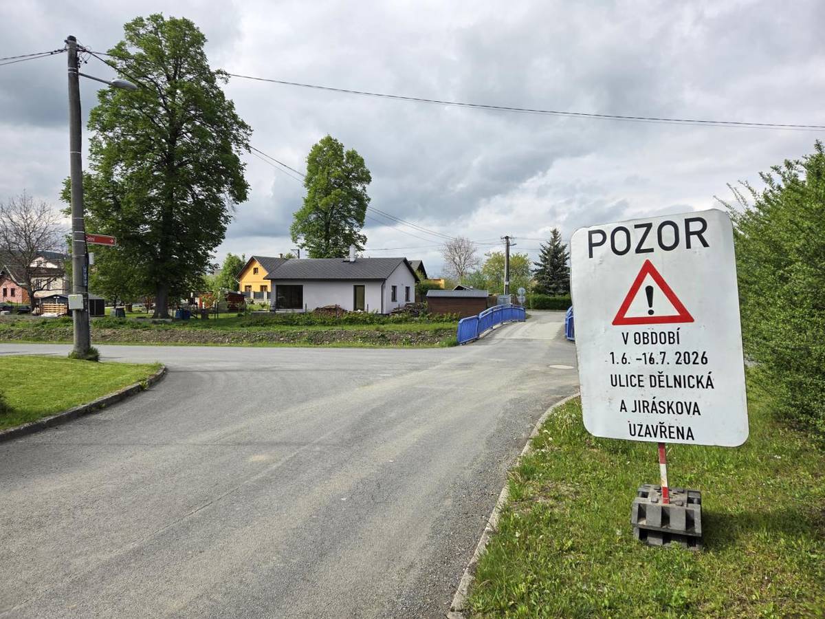 Od 1. června do 16. července 2026 budou v ulicích Dělnická a Jiráskova probíhat stavební práce spojené s opravou místních komunikací. Práce budou realizovány v pracovních dnech vždy od 7:30 do 15:30 hodin.