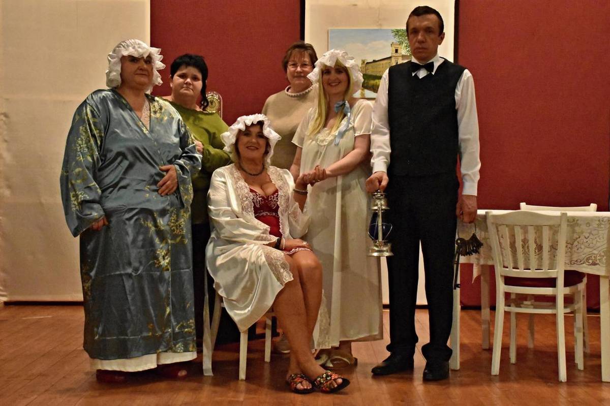 V pátek 15. května sehráli členové ochotnického divadelního kroužku Lipovský výkvět na kulturním domě v Louce divadelní hru „Ryba ve čtyřech“ podle autorů Wolfganga Kohlhase a Rity Zimmer-Gawrikow v překladu Petra Adlera.