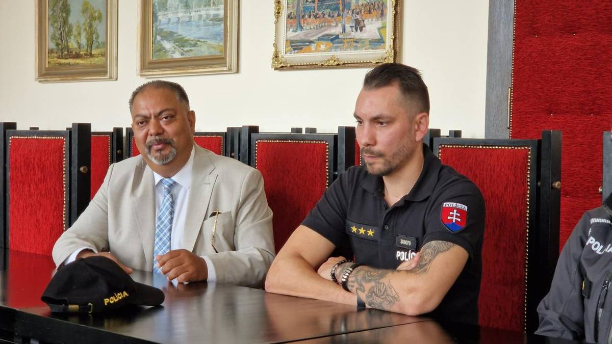 Mestský úrad Piešťany navštívili príslušníci Policajného zboru z Trnavy, ktorí sa prišli oboznámiť s fungovaním spolupráce mesta s rómskou komunitou. Dôvodom návštevy bol záujem o dobrú prax, ktorú v Piešťanoch predstavuje pôsobenie Luciána Kudríka – asistenta pre prácu s rómskou komunitou.