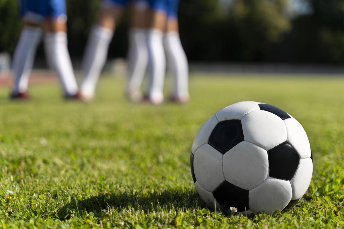 Pozývame vás na futbalové zápasy, ktoré sa odohrajú v areáli MTK Leopoldov. ➡️Streda 20. 5. 2026 o 17.00 h MTK Leopoldov - TJ FC Kátlovce (mladší žiaci). ➡️Štvrtok 21. 5. 2026 o 17.30 h MTK Leopoldov - OŠK Prašník (prípravka). ➡️Nedeľa 24. 5. 2026 o 14.30 h MTK Leopoldov - TJ Iskra Horné Orešany (starší žiaci). ➡️Nedeľa 24. 5. 2026 o 17.00 h MTK Leopoldov - Telovýchovná jednota Veľké Kostoľany (dospelí).