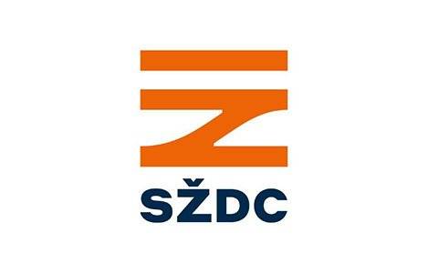 Vážení spoluobčané, dne 9.6.2026 od 18h proběhne na sále obecního úřadu Pletený Újezd společné veřejné setkání se zhotovitelem a investorem realizace projektu rychlodráhy Kladno - Praha. Setkání je pořádáno společně pro obce Malé Přítočno, Velké Přítočno a Pletený Újezd. Jedná se o informativní setkání, kde bude prostor i pro dotazy občanů. Aktuálně stále probíhá pasport nemovitostí v obci (provádí zhotovitel nafocením nemovitosti z veřejně přístupných míst, není třeba o tento druh pasportu žádat), zároveň je možné si nechat od zhotovitele provést i pasport studny. V případě zájmu je možné nás kontaktovat a zprostředkujeme vám kontakt, kde se můžete na podrobnostech pasportů domluvit. Stavba samotná již byla zahájena. Aktuálně probíhá realizace obslužných komunikací v blízkosti stávající železniční dráhy, které bude využívat stavební technika. Vyjednáváním se zhotovitelem se maximálně snažíme omezit provoz těžké techniky přes naši obec, s čímž hlavně souvisí náš nesouhlas se (zhotovitelem) původně plánovaným využitím Severní ulice jako příjezdové obslužné komunikace stavební techniky. Tuto variantu jsme zhotoviteli odmítli hned při našem prvním jednání. Provoz vlakových spojů by výstavbou nové dráhy neměl být téměř nijak omezen, bude docházet jen k výjimečným krátkodobým výlukám. Pro lepší přehled o výstavbě rychlodráhy pro vás připravujeme samostatnou webovou stránku, která bude umístěna na náš web a kam budeme postupně doplňovat nové informace o projektu. SŽDC připravilo mapový portál projektu, který podrobně rozepisuje celou stavbu a kde je možné přímo vkládat dotazy ohledně projektu. Odkaz naleznete zde: Mapový portál Dále je od SŽDC také k dispozici informativní stránka projektu. Odkaz zde: Stránka projektu