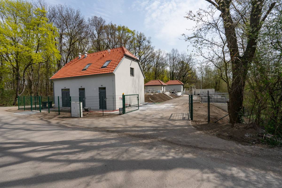 Dne 21. května byl oficiálně zahájen roční zkušební provoz intenzifikované čistírny odpadních vod. Modernizovanou čistírnu o navýšené kapacitě 2 550 EO (tzv. ekvivalentních obyvatel) převzaly Měšice od stavební společnosti SMP Vodohospodářské stavby v druhé polovině dubna přesně dva roky od zahájení stavebních prací. Podrobnopsti na našem webu.
