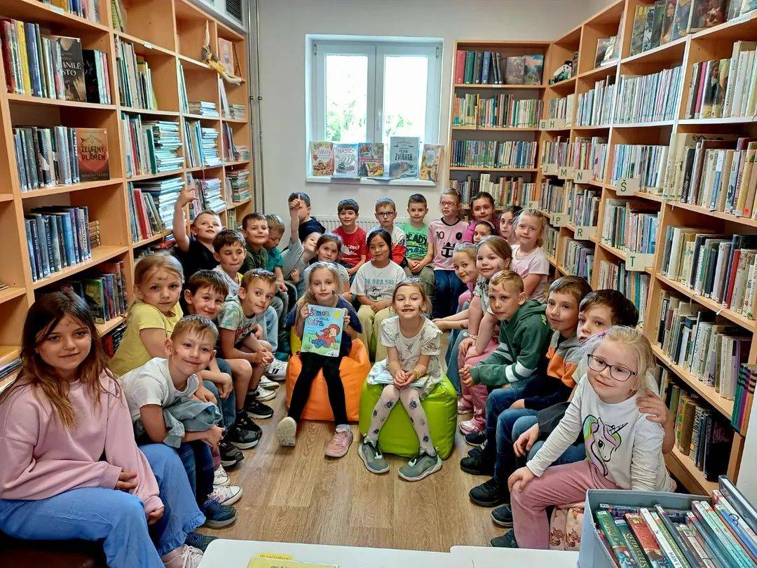 Máme radost, že naše knihovna byla i včera plná dětských návštěvníků, smíchu a čtenářského nadšení. Děkujeme za krásné programy pro děti ze školy i školky.