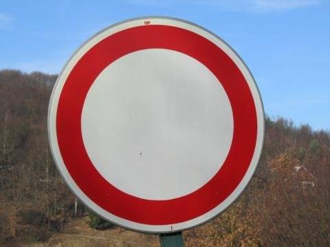 https://slovacky.denik.cz/zpravy_region/ujezdec-syrovin-slovacko-silnice-sesuv-zed-stavba-uzavirka-rszk.html?fbclid=IwdGRzaAR71yhjbGNrBHvXG2V4dG4DYWVtAjExAHNydGMGYXBwX2lkDDM1MDY4NTUzMTcyOAABHrb8KgyL2jOFHxR7v08LaXJffVcCEXnvS357fup0VXv2VDIelvYXpu1bnHJl_aem_-ogettshOGHZEX1sU7_WMQ