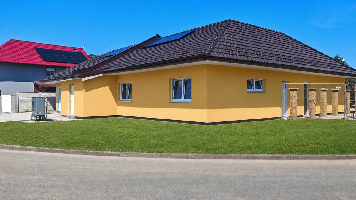 Obec Haňovice se připravuje na dokončení výstavby sociálních bytů, které nabídnou celkem čtyři byty 1   kk a dva byty 2   kk. Žádosti o pronájem těchto bytů lze podávat na obecním úřadě do 22. června 2026.