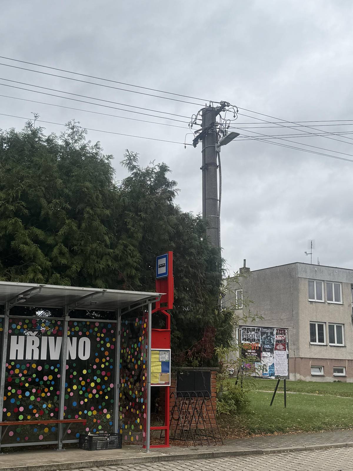 👁️ Oku pozorného občana neuniklo, že jsme ve Hřivně postupně vyměnili stávající veřejné osvětlení za úspornou LED technologii 💡.   🙏🏻 Tím snížíme každoroční náklady na energie, které představují nemalou položku v rozpočtu městyse 📉.