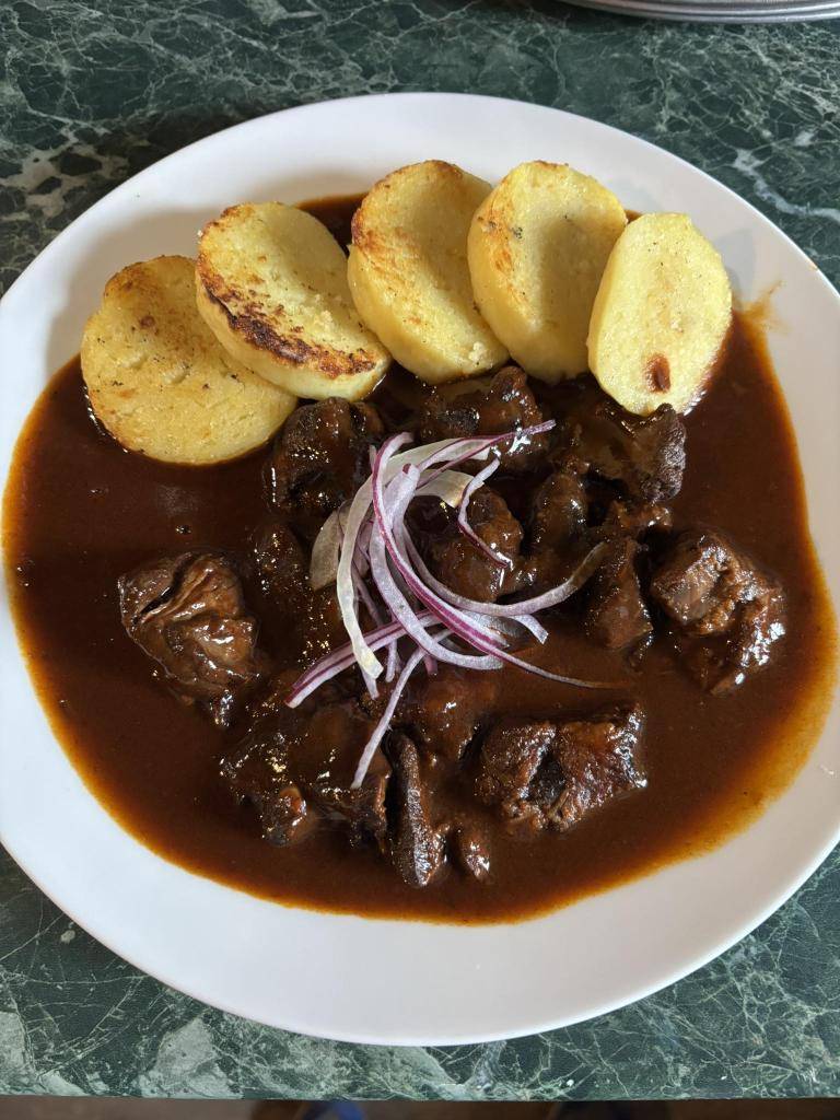 Restaurace Panský dvůr Mirotice nabízí občanům Putimi rozvoz obědů. Kontakt: p.Kučera - tel.602 101 117.