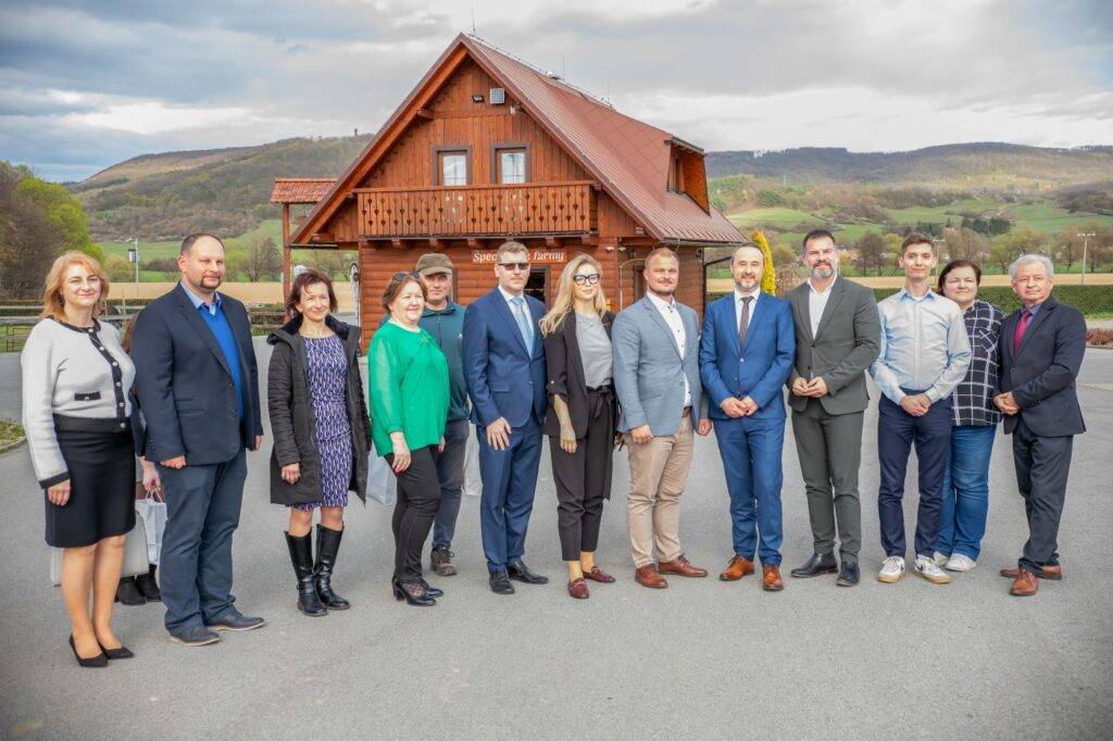 Hnúšťa, 21.5.2026 - 20. mája sa na Teplom Vrchu konalo zasadnutie Zhromaždenia členov Miestnej akčnej skupiny Malohont. Rok 2025 bol pre MAS-ku obdobím uzatvárania jednej kapitoly a zároveň očakávania tej ďalšej.