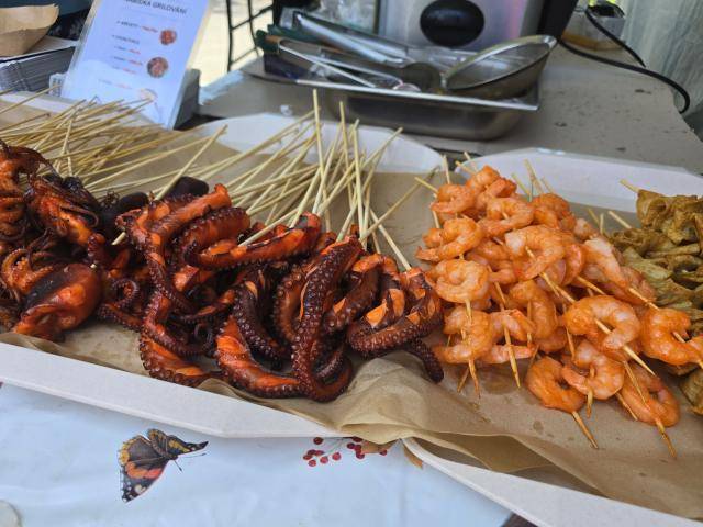Nadcházející víkend promění Přerov v místo plné zábavy, vůní i rodinné pohody. V sobotu ožije centrum města Street Food Festivalem, v neděli pak park Michalov přivítá velkou oslavu Dne dětí. Návštěvníci se mohou těšit na pestrý program, bohatou nabídku občerstvení i aktivity pro všechny generace.                               Číst dál...