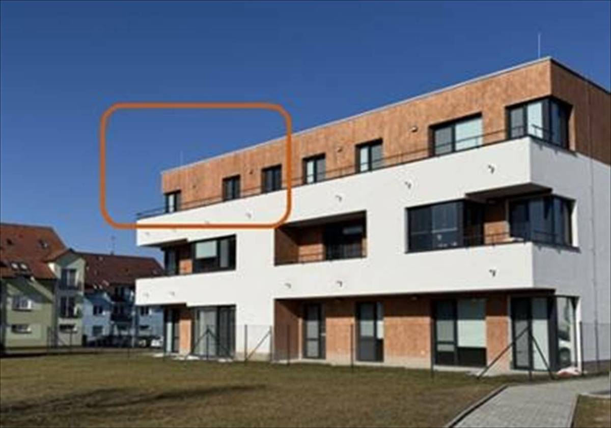 Město Polička nabízí k pronájmu poslední volný byt vel. 3kk (85 m2 + balkón) v bytovém domě U Vlečky v Poličce.      Žadatel (občan ČR či příslušník jiného státu EU) může podat žádost o nájem obecního bytu do 5. 6. 2026,  nájem bytu od 1. 7. 2026, nájemné činí 185 ...  (Městský úřad / Informace z odborů)