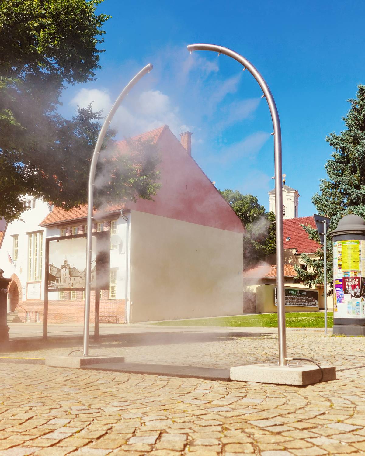 Milí Skaličania, počas tohtoročnej letnej sezóny sme si pre vás pripravili ďalšiu novinku. Na Malom rínku oddnes nájdete „malú oázu“. Veríme, že vám v horúcich dňoch prinesie príjemné osvieženie.