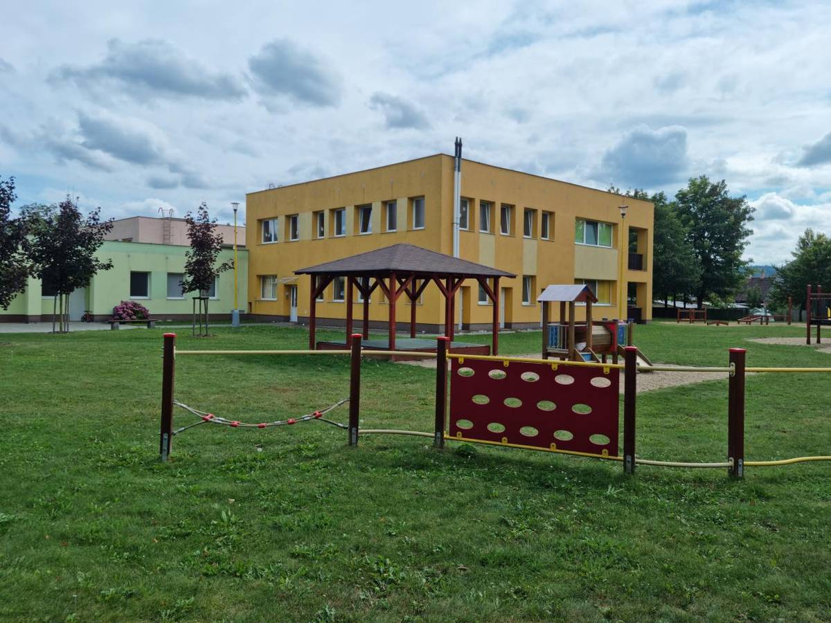 Od 1. června do 30. září 2026 bude veřejnosti opět zpřístupněna zahrada mateřské školy.