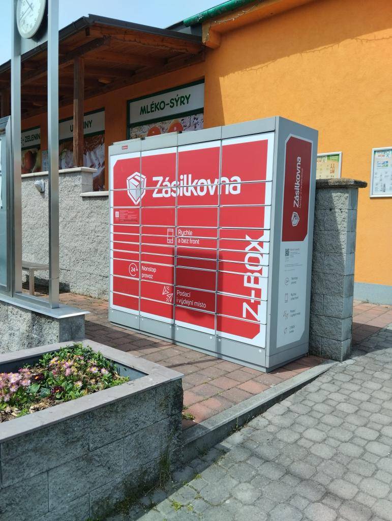 Za úřední deskou v obci je od 10.5.2024 instalován box Zásilkovny. První závoz je plánován na pondělí 20.5.2024.