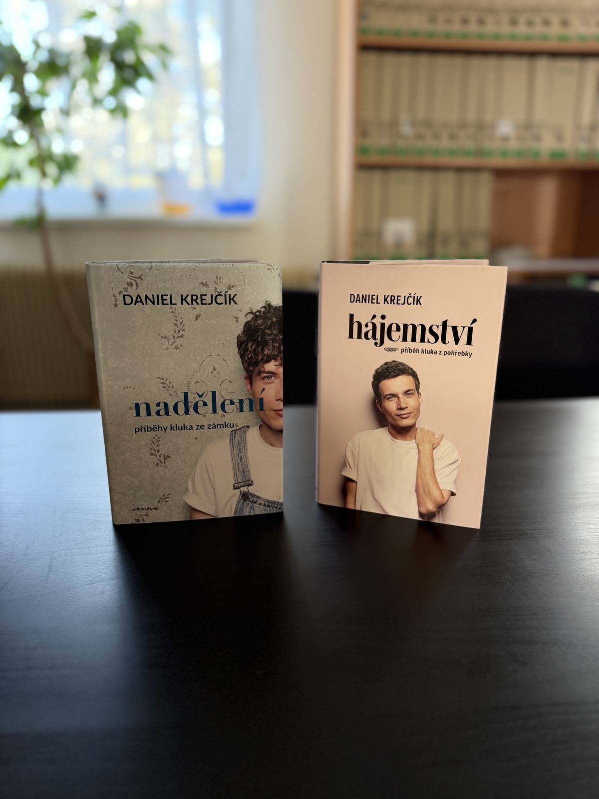 Vážení čtenáři, představujeme Vám knižní novinky dostupné v knihovně již od této středy. Těšíme se na Vaši návštěvu  Tým knihovny Klínec