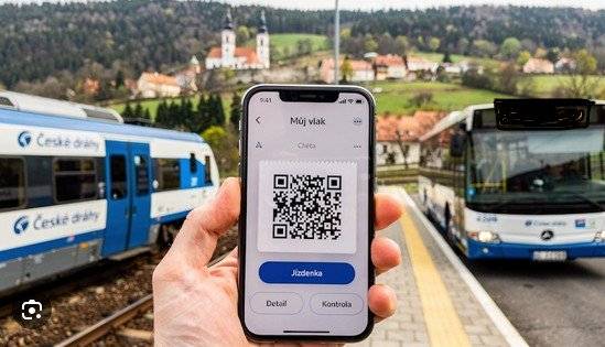 Vážení spoluobčané, na webových stránkách obce, v záložce aktuality, jsou zveřejněny nové jizdní řády, které jsme obdrželi z Krajského úřadu. Největší změnou je omezení provozu linky 680830 (spoje Polička – Skuteč – Pardubice). Jinými slovy, již od nás nebude přímý spoj do Pardubic. V této záležitosti jednáme již s Krajským úřadem a pevně věříme, že se nám podaří ještě něco změnit.