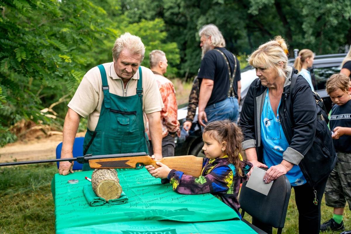 Myslivecký spolek Lípa zve tuto sobotu 30. 5. 2026 mezi 9.–15. hodinou na DĚTSKÝ DEN na Myslivně. 🌲   Fotografie jsou ilustrační z minulých let - Josef Valoušek 📸