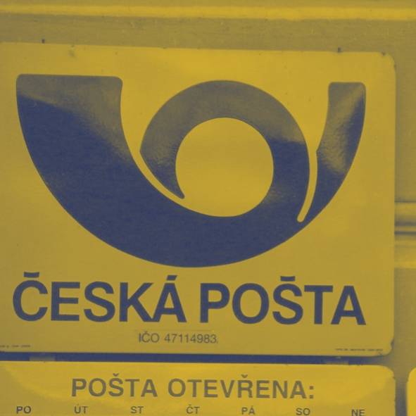 Od 28. května 2026 je dočasně uzavřená pobočka České pošty Hřebeč. Poštovní služby zajišťuje pošta Kladno 8, Jerevanská.