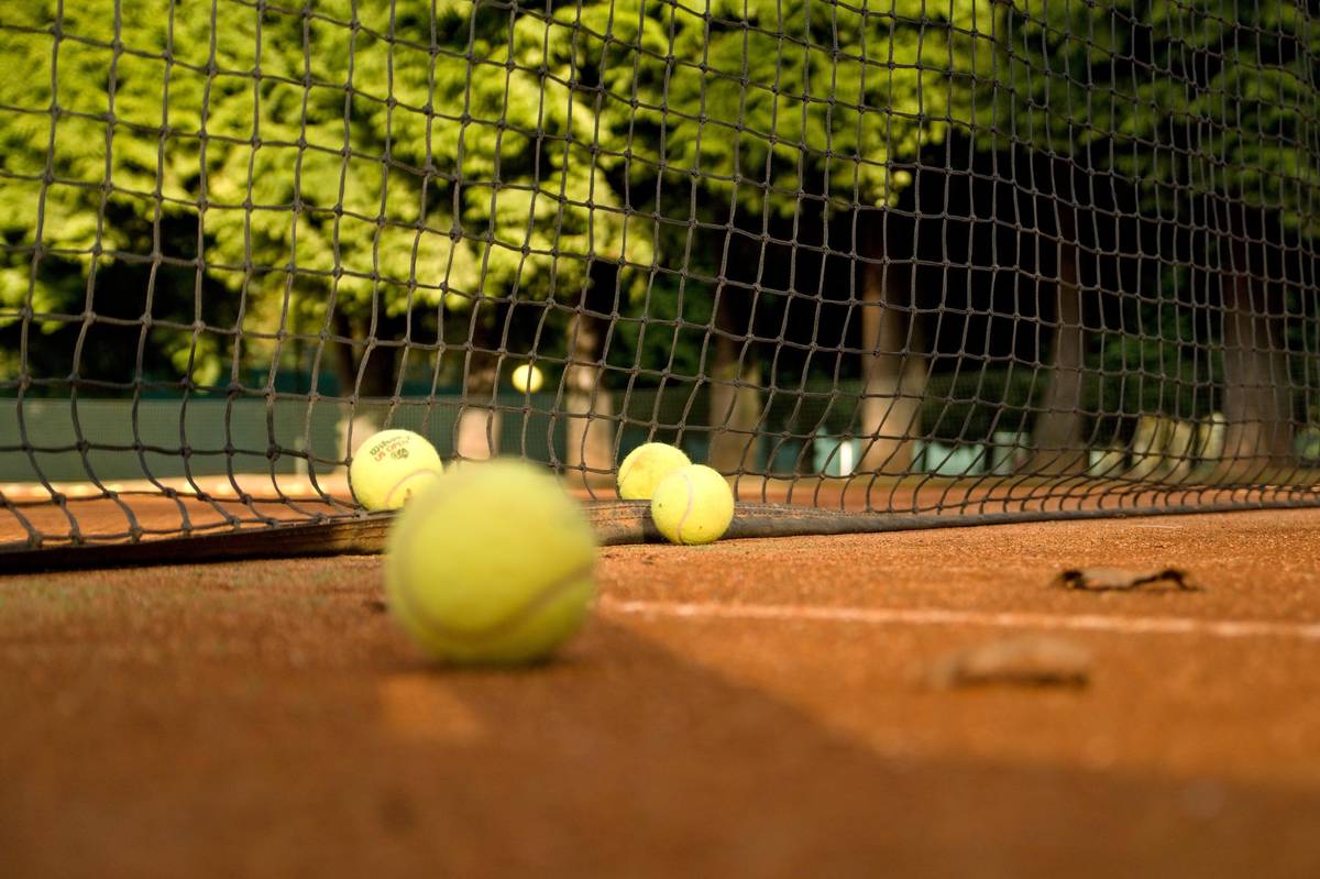 Městské technické služby spustily rezervační systém pro tenisový kurt a beachvolejbalové hřiště na koupališti. https://jablonneno.isportsystem.cz/ Pro vytvoření online rezervace je povinná prvotní registrace – vytvoření osobního účtu v rezervačním systému. Cena za rezervaci kurtu se zobrazí před odesláním rezervace a vychází z aktuálně platného ceníku umístěného na webu města. Zaplatit lze platební kartou. Ceník služeb v areálu koupaliště v roce 2026