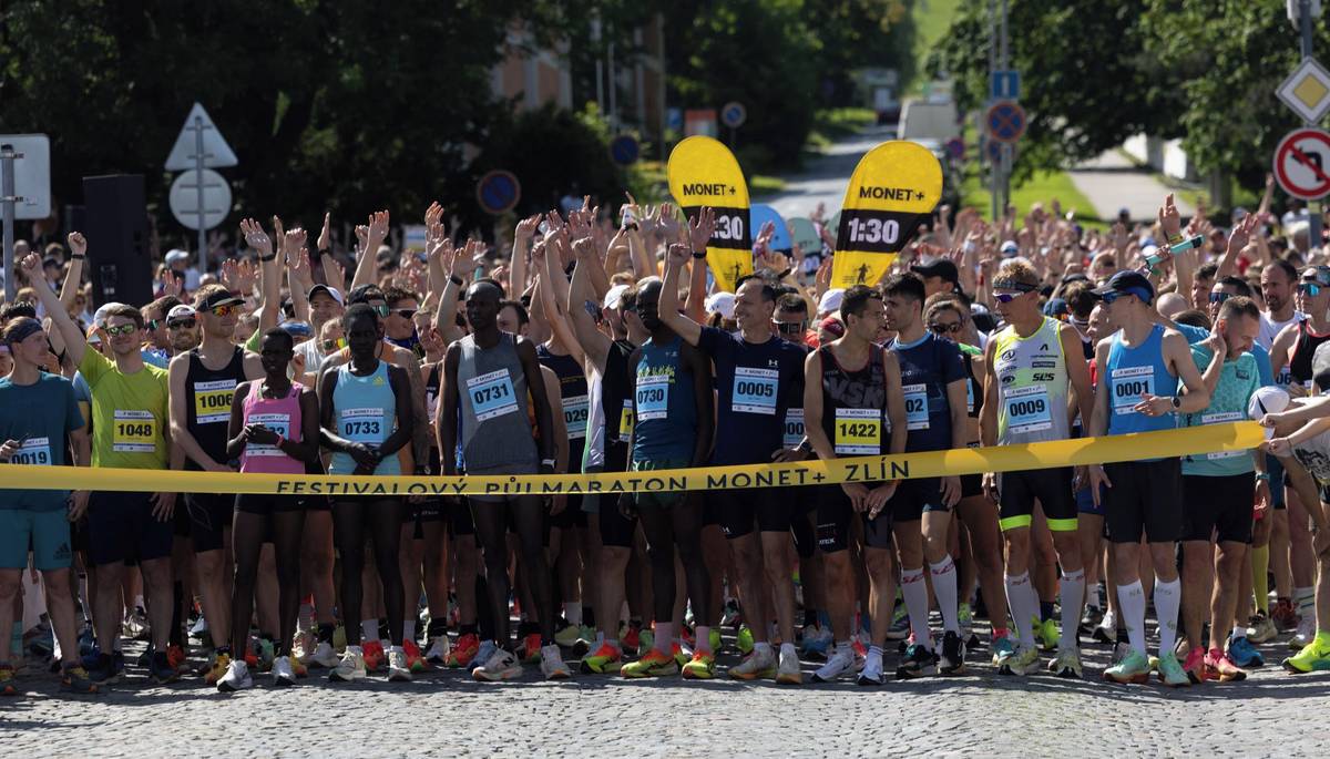 Zlín - Běžecký půlmaraton, který se uskuteční v neděli 31. května v rámci programu Zlín Film Festivalu, způsobí omezení v MHD. Na část dne (10:00 - 13:00) uzavře ulice Vodní, Dlouhá, Benešovo nábřeží a bývalý průmyslový areál Svit. Výlukově tak budou jezdit linky 2, 4, 5, 8, 9, 33 a 38.