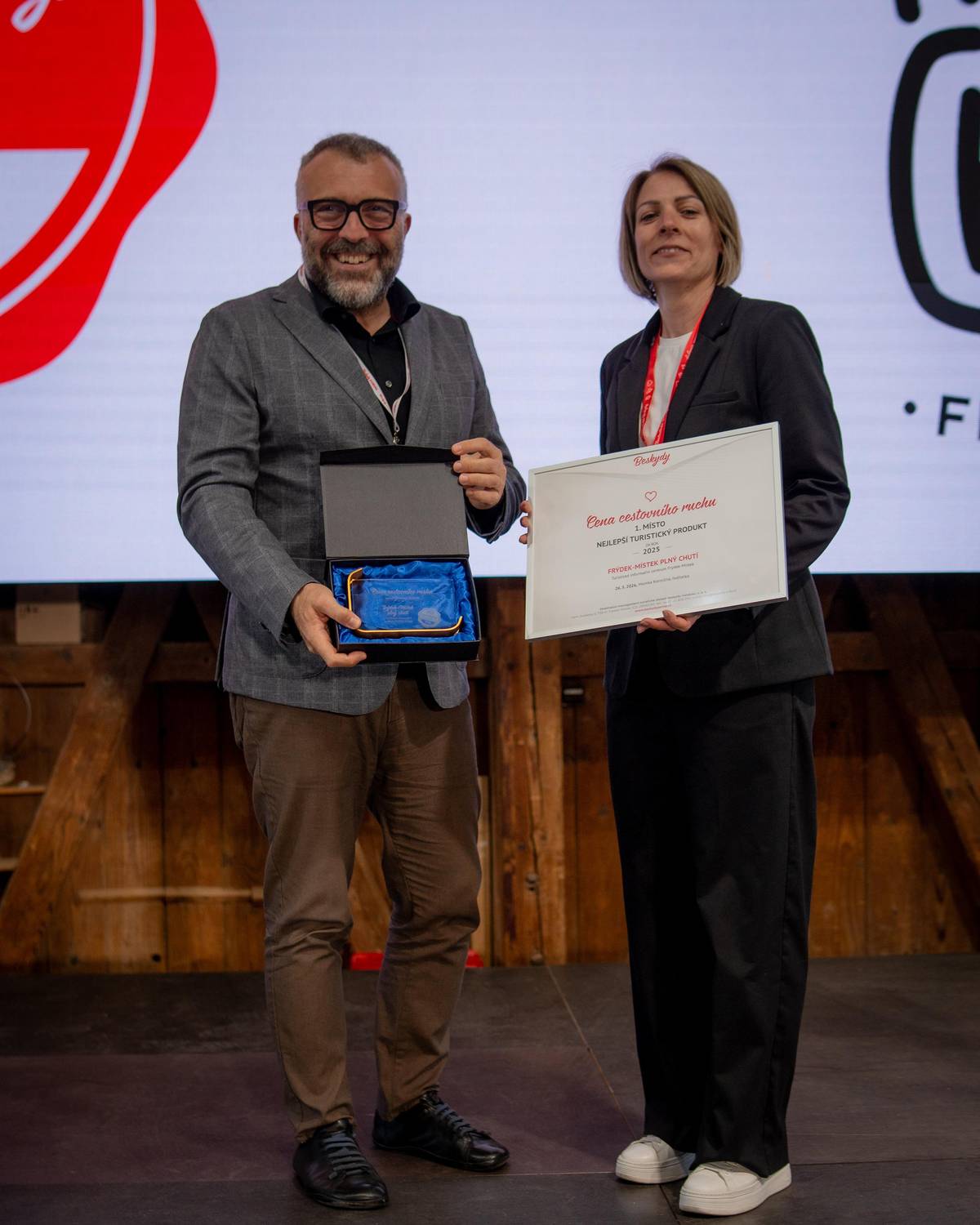 Město Frýdek-Místek získalo další prestižní ocenění. Tentokrát zabodoval Festival Frýdek-Místek plný chutí, který byl v rámci 12. ročníku cestovní konference Beskydy fórum oceněn prestižním titulem NEJ produkt Beskyd 2025. FESTIVAL FRÝDEK-MÍSTEK PLNÝ CHUTÍ ZÍSKAL OCENĚNÍ NEJ PRODUKT BESKYD 2025 | Frýdek-Místek