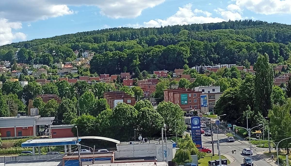 Zlín – V pondělí 1. června 2026 startuje oprava silnice I/49 u Lidlu nad dopravním podnikem, a později u Terna v Loukách. Stavební práce si vyžádají dopravní omezení.