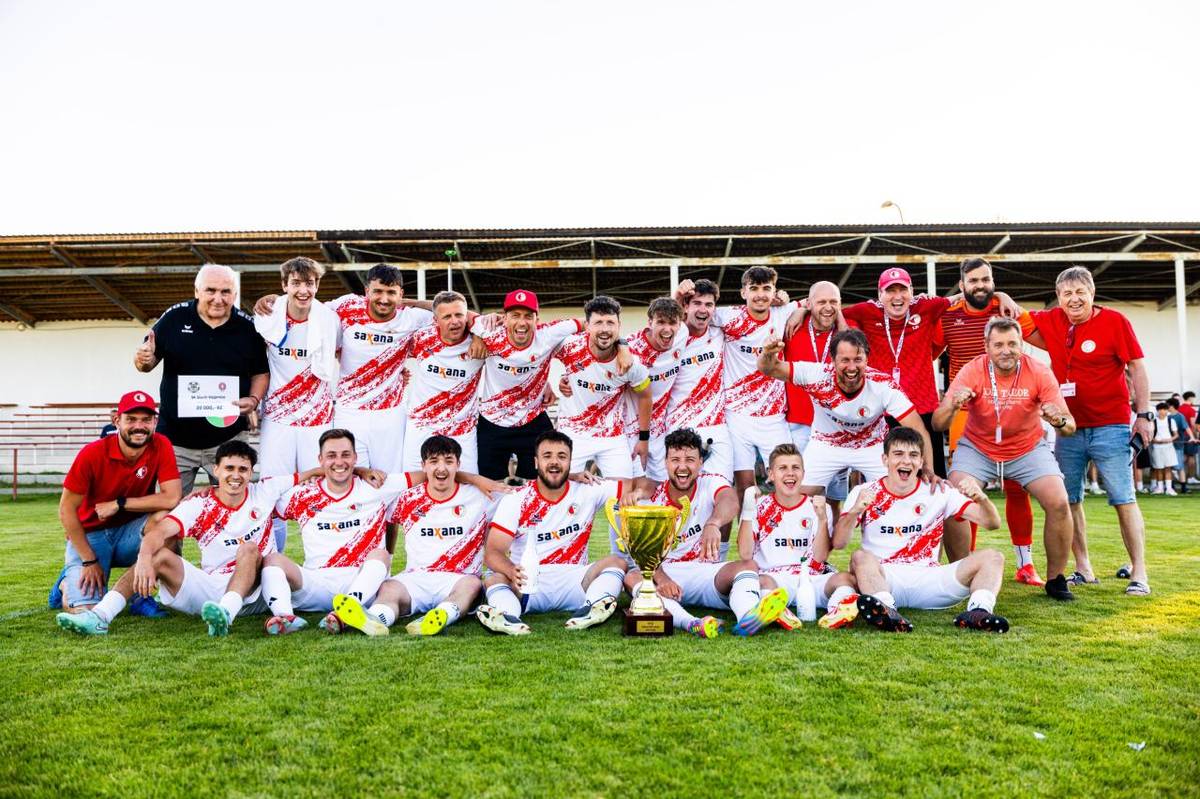 Včerejší finále ve Vejprnicích přineslo skvělou fotbalovou podívanou a obrovskou radost pro všechny domácí fanoušky. Náš tým SK Slavia Vejprnice dokázal ve finálovém utkání porazit tým TJ Košutka a získat cennou trofej!