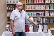 Ivo Hanák, zakladatel, ředitel a jednatel společnosti Plastimex v prodejně