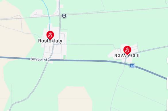 Vážení občané, vzhledem k trvajícímu období zvýšených nároků na odběry pitné vody vás společně s provozovatelem VAK Beroun žádáme o šetření vodou z veřejného vodovodu.  Voda z vodovodu je určena zejména pro zásobování obyvatelstva pitnou vodou a hygienické účely.  Využití vody k plnění bazénů, zálivky zahrad, mytí aut apod. ohrožuje v tomto období plynulost dodávky.  Při zvýšených spotřebách převyšujících možnosti vodního zdroje a kapacitu vodovodní sítě může docházet k poklesu tlaku a omezení dodávek vody, především ve vyšších částech obce. V případě delších výpadků dodávek vody bude zajištěno náhradní zásobování přistavenými nebo projíždějícími cisternami. O takové situaci budeme vždy aktuálně informovat prostřednictvím webových stránek obce a VAK Beroun. Odběratelé si také mohou zaregistrovat službu SMS INFOKANÁL (odkaz) na www.vakberoun.cz.  Děkujeme za pochopení.