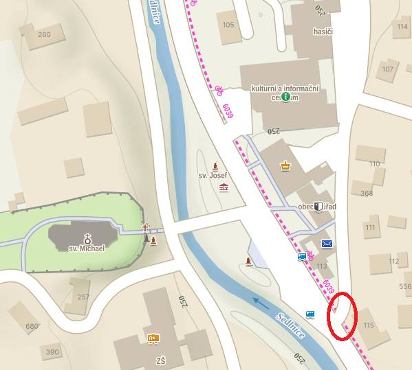 Vážení občané, upozorňujeme, že v pondělí dne 1.6.2026 v době od 8:00 do 16:00 hodin bude z důvodu opravy a asfaltování provedeného překopu uzavřena boční příjezdová cesta za obecní úřad/poštu. Komunikace bude po tuto dobu zcela neprůjezdná. V případě změny termínu Vás budeme informovat. Děkujeme za pochopení a prosím o zvýšenou opatrnost v okolí stavby.