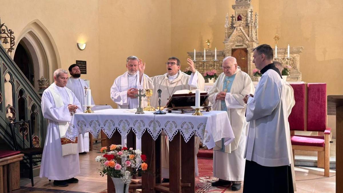 Slavnostní mši sloužil biskup Plzeňské diecéze Mons. Tomáš Holub.