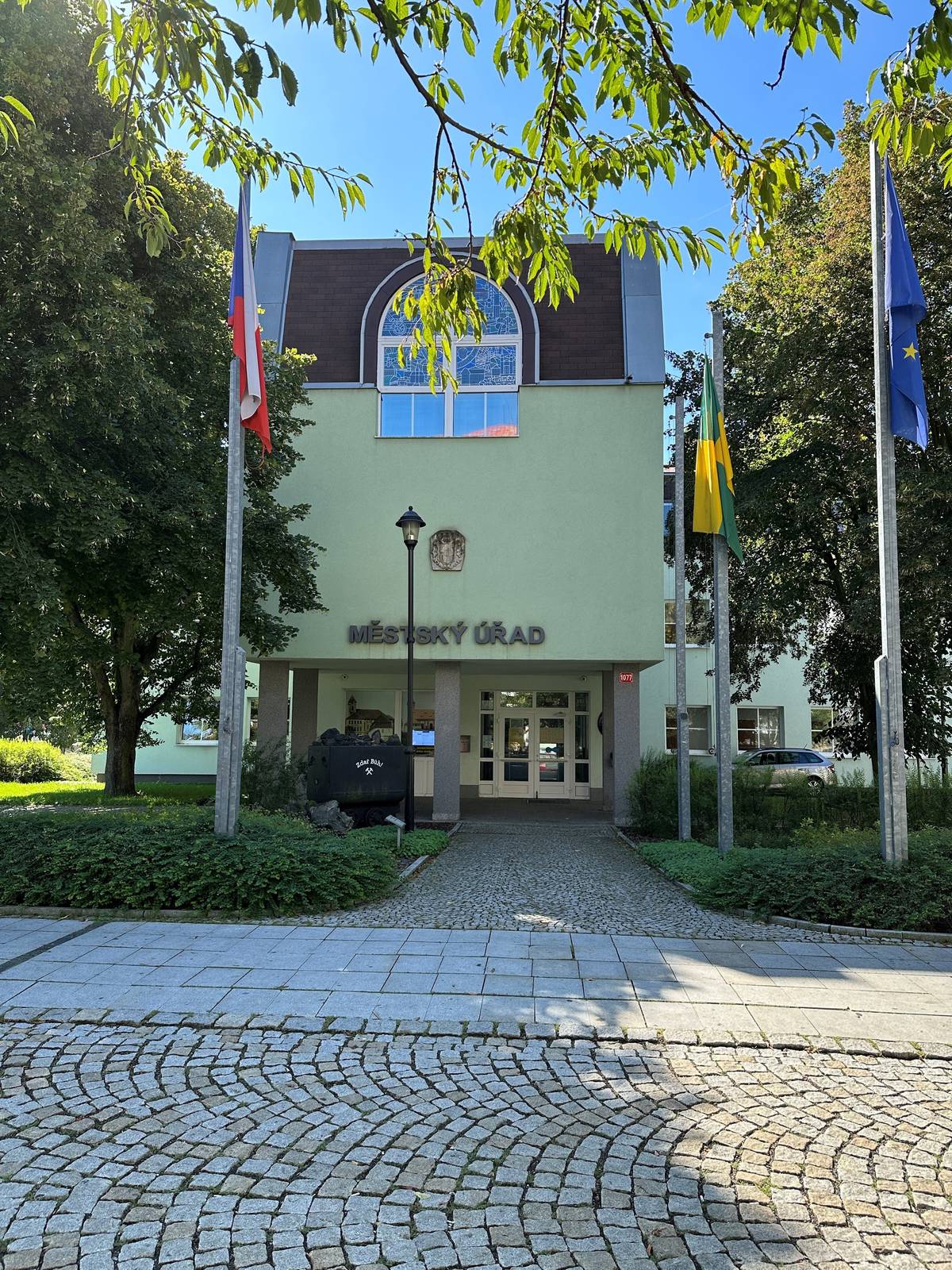 CHODOV (27. 5. 2026) - V pátek 29. května 2026 od 12 hodin bude pro veřejnost z provozních důvodů městský úřad v Chodově uzavřen. Děkujeme za pochopení.