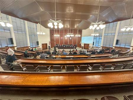 Mestské zastupiteľstvo v Martine schválilo záverečný účet mesta za rok 2025. Napriek náročnej ekonomickej situácii samospráv skončilo mesto hospodárenie s prebytkom vo výške viac ako 3,2 milióna eur a zároveň dnes úspešne pokračuje v realizácii viacerých významných investičných projektov.
