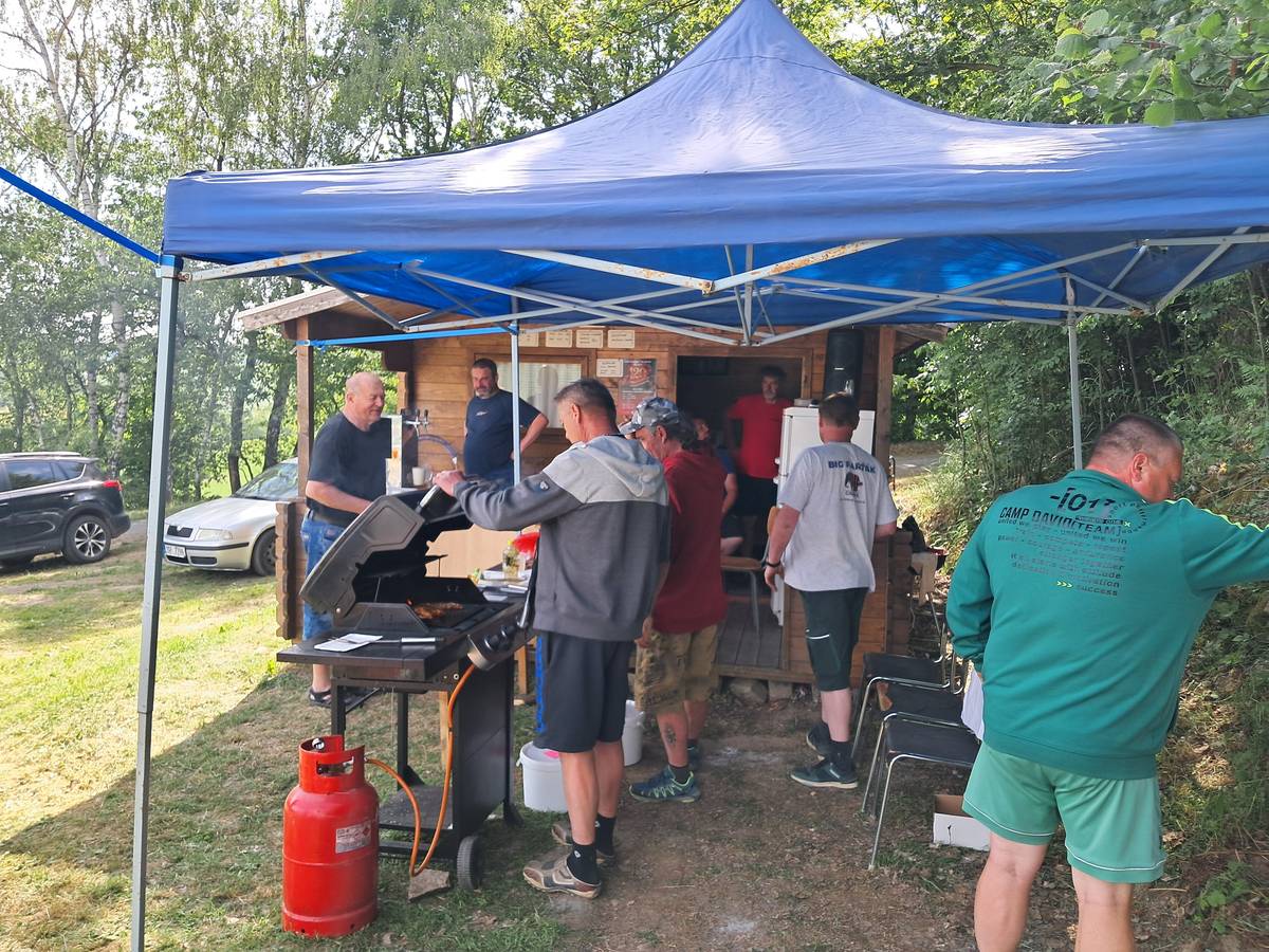 Tak přijďte podpořit domácí týmy a přitom se občerstvit . Křemenice hřiště. Dnes 30.5 2026