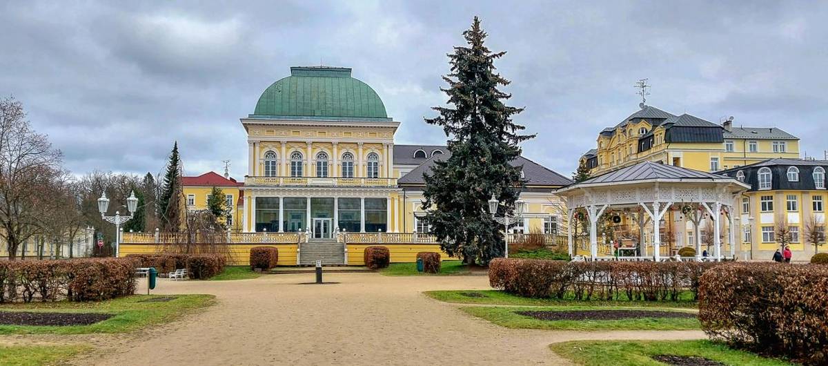 Místní organizace ČZS Hranice srdečně zve všechny zájemce na celodenní výlet na Slavnosti vína, které se uskuteční dne 6. června 2026 ve Františkových Lázních.