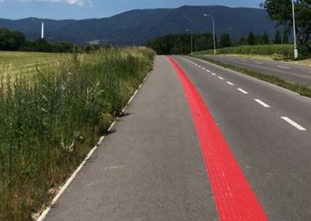 Mesto Martin pokračuje v príprave rozvoja cyklistickej infraštruktúry. Útvar hlavného architekta mesta spracoval overovaciu štúdiu pokračovania cyklochodníka v mestskej časti Tomčany, ktorá predstavuje ďalší krok k bezpečnejšiemu a komfortnejšiemu pohybu cyklistov aj chodcov v tejto lokalite.