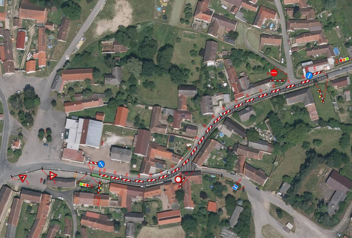 Informace pro občany – omezení silničního provozu  V termínu od 2. 6. 2026 do 12. 8. 2026 bude v obci Svéradice probíhat výstavba nového chodníku podél silnice II/174. V pracovní době bude uzavřen jeden jízdní pruh na silnici II/174 a doprava bude v tomto úseku řízena semafory. Mimo pracovní dobu bude provoz plně obnoven s omezením rychlosti na 30 km/hod. Žádáme občany o zvýšenou opatrnost při průchodu i průjezdu danou lokalitou a děkujeme za pochopení.
