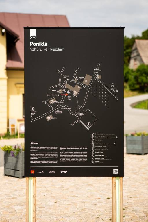 Ve spolupráci s firmou Rautis a za finanční podpory Libereckého kraje vznikl vedle venkovního turistického značení též webový průvodce, který by měl turisty nasměrovat tam, kde jsou očekáváni.