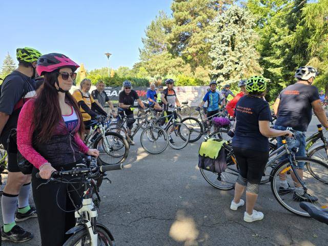 Den plný pohybu, dobré nálady a zábavy nabídne cyklistická akce pro malé i velké, kterou chystá spolek Cyklostezka Bečva, jehož členem je také město Přerov. Společná vyjížďka je naplánována na sobotu 6. června. Start je v 9 hodin u lávky u Tenisu v Přerově, kde účastníci dostanou malý dárek. Odtud se peloton vydá směrem ke Stodole u Bečvy v místní části Hranic – Rybářích, oblíbenému cíli výletníků. Zapojit se mohou rodiny s dětmi, rekreační i zkušení cyklisté, jak uvedla Pavla Roubalíková z kanceláře primátora. Na místě bude připraven celodenní program doplněný občerstvením i tombolou.