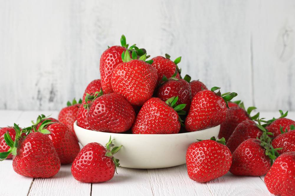 Firma Smejkal bude dnes v 9:15 před prodejnou COOP prodávat jahody 120,-Kč/kg.