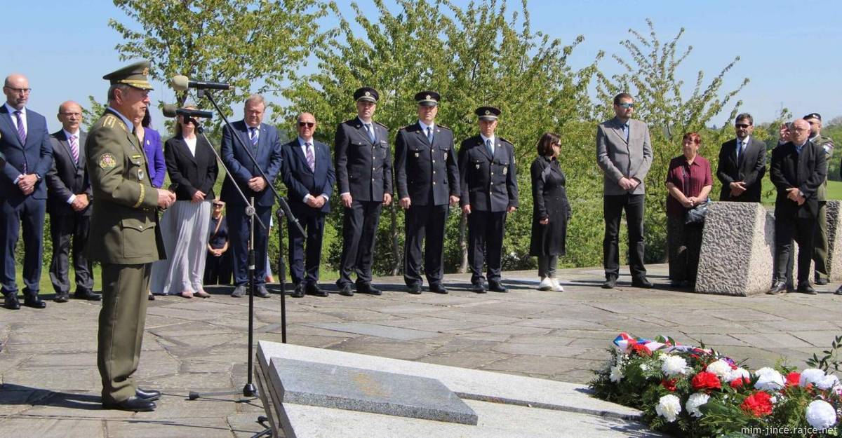 V neděli 10. května se u Památníku Vítězství na Slivici uskutečnil pietní akt věnovaný připomenutí poslední bitvy druhé světové války na evropském bojišti. Vzpomínkovou akci uspořádala obec Milín ve spolupráci s Hornickým muzeem Příbram.