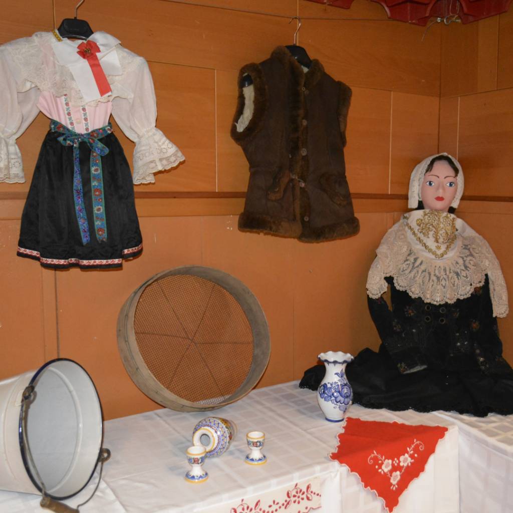 V sobotu 23.05.2026 sa uskutočnil V. ročník prehliadky folklórnych súborov a skupín a 15. výročie vzniku súboru FS Rošindolčané.