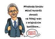 Předseda Senátu Miloš Vystrčil dorazil na Tchaj-wan s originálním batůžkem
