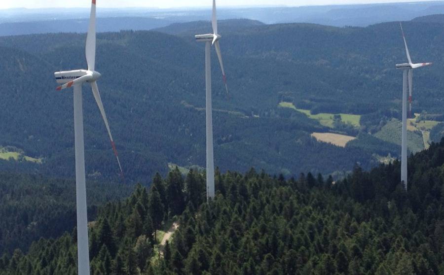 Do 1.6. bylo možno podat připomínky k návrhům oblastí, ve kterých by bylo jednodušší povolování větrných či fotovoltaických elektráren = tzv. akcelerační zóny.  K návrhu obec Provodov zaslala připomínky, celé znění přikládáme pro informaci níže.