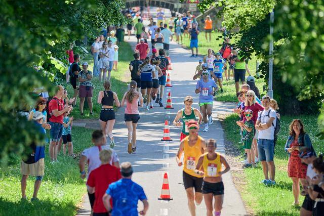 Z důvodu konání každoročního Trutnovského půlmaratonu dojde v sobotu 20. června k dočasnému omezení obsluhy vybraných autobusových zastávek v Trutnově.                               Číst dál...